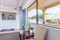 Days Inn by Wyndham Clinton Hotels in Clinton
