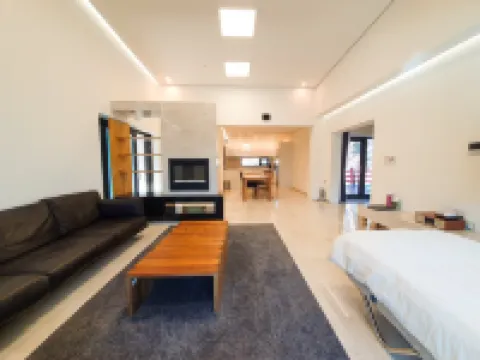 Romyzian Garden Mountain House