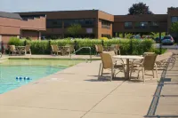 Best Western Plus Galleria Inn  Suites - Pools