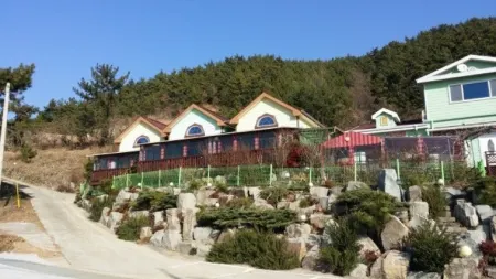 Goseong Family Pension