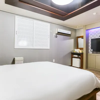 Jeju Ssamji โรงแรมใกล้โขดหินหัวมังกร