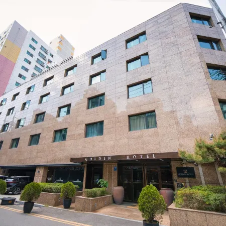 Golden Hotel Incheon Отели рядом с достопримечательностью «Универмаг Allive»