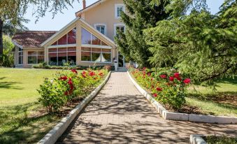 Logis Hôtel les Cèdres Bleus