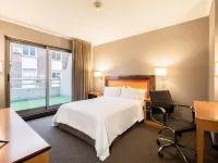 Holiday Inn Express PUERTO MADERO by IHG Hotels near Edificio Kavanagh