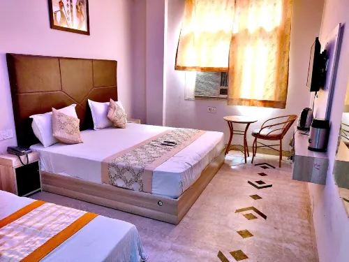 Hotel Sterling in Inn Hotels in New Delhi