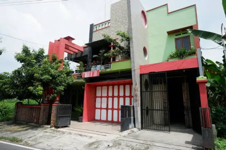 Mozza Guest House Отели в г. Клатен