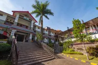 Sinergi Hotel Tretes Hotels near Watu Delean Camp and Playground