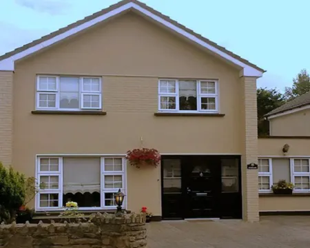 Gurrane Hotels in Tralee