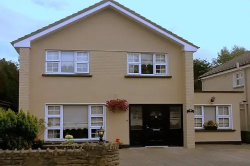 Gurrane Hotels in Tralee