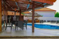 Riviera Taouyah Hotel - piscina
