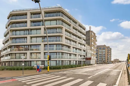 Huswell - Cosy Apartment with Amazing Beach View