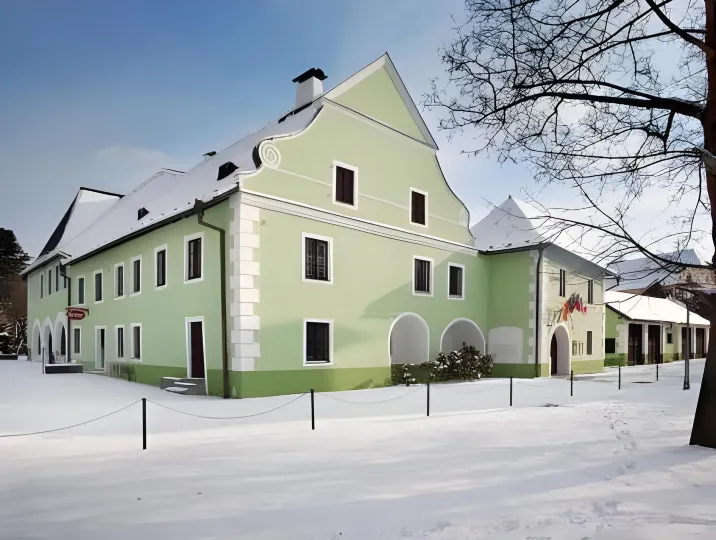 Rožmberský dvůr