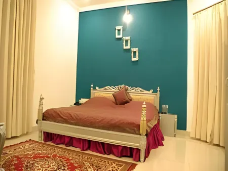 Hotel Udai Garh (Only Couple and Family) Отели рядом с достопримечательностью «Делвара Темпл»