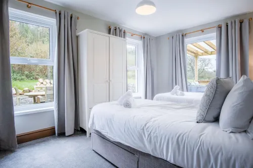 Hill House - 4 Bedroom Holiday Home - Llanrhidian - Mountain view