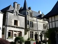 La Tour du Lion Hotels in Malansac