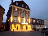 Palm Court Hotel
