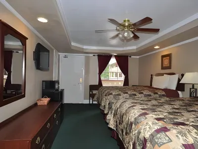 Riverbend Motel & Cabins Hotel di Helen