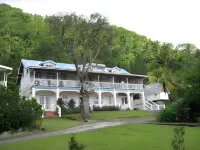 La Haut Resort Hotels near Têt Paul nature trail gift shop