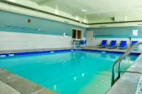 Holiday Inn Express & Suites ELKO by IHG - piscina