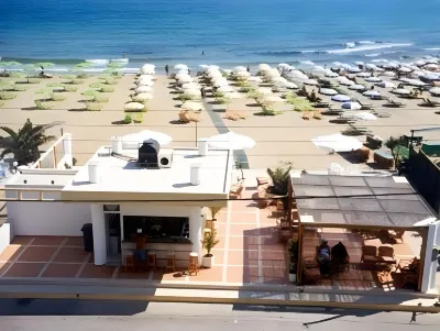 Smaragdine Beach Hotel Отели в г. 