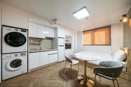 Yeongam South Oasis Отели рядом с достопримечательностью «Daebul University»