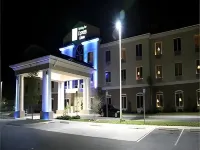 Holiday Inn Express & Suites Silver Springs-Ocala