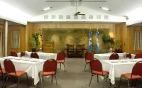 Hotel y Cabañas le Village فنادق في سان مارتن دي لوس أنديس