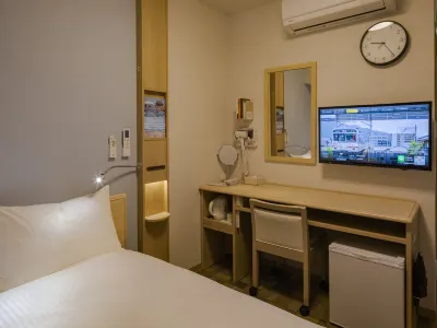 Toyoko Inn Futamatagawa-Eki Kita-Guchi Hotel di Asahi Ward