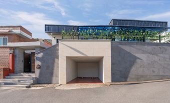 Yeosu the Today Dog (5 Minutes by Car from Yeosu Hot Place)