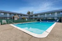 Travelodge by Wyndham Florence Hotels in Florence