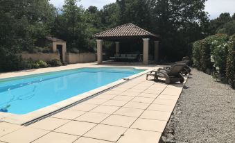 The Reading Nook - Ideally Located Provence Home with Private Pool on 1 Acre