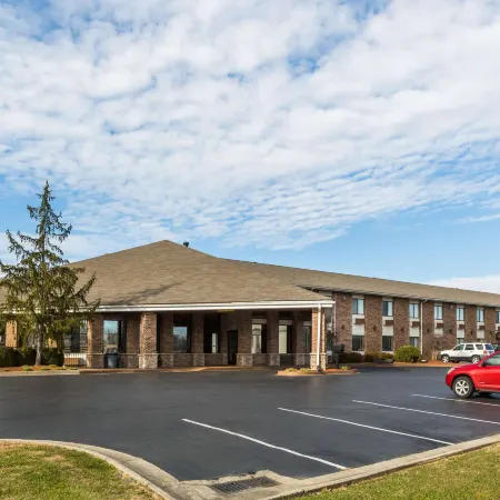 Baymont by Wyndham Louisville South I 65