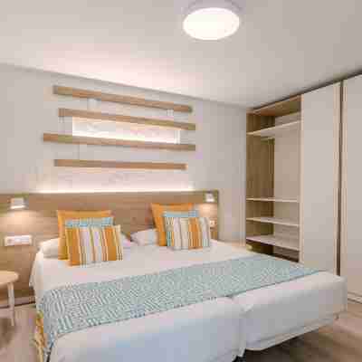 R2 Maryvent Beach Apartments Rooms