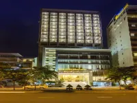 King Town Grand Hotel & Wedding Center فنادق في نها ترانج