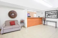 Super 8 by Wyndham Waverly Hotels in Waverly