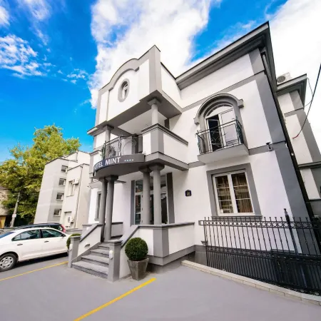 Garni Hotel Mint Отели рядом с достопримечательностью «Парк Кошутняк»