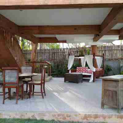 Hoyohoy Villas Hotel Exterior