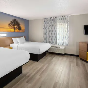 Days Inn & Suites by Wyndham Green Bay WI.