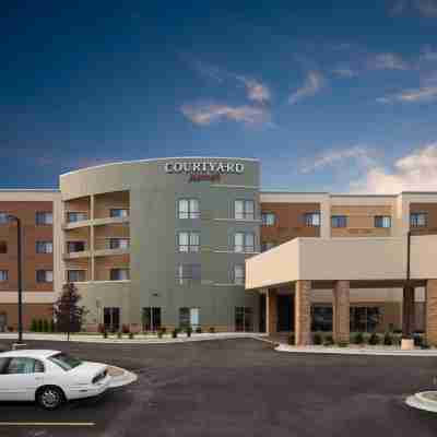 Courtyard Bay City Hotel Exterior