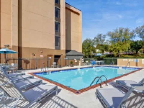 แฮมป์ตันอินน์ ชาร์ล็อต-แกสโทเนีย โรงแรมในแกสโตเนีย