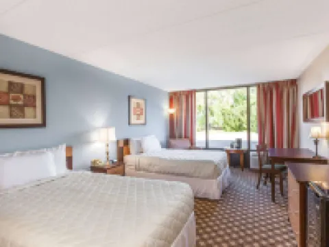 Days Inn by Wyndham Syracuse Hotels in DeWitt