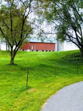 Entire cozy Rollingstone apt in Mississippi Valley, just 10 min from Winona!