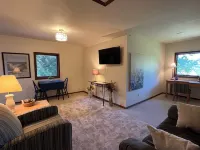 Quiet Apartment in Beautiful Setting