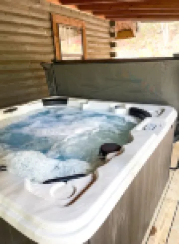 Gorgeous 5 Bedroom Log Home Less Than 5 Minutes From Chaumette And Charleville.