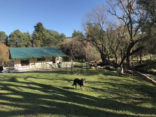 Kymmik Cottage - A slice of Tasmanian paradise Hotels in Geeveston
