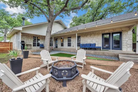 Casa Lago on Lake LBJ, Zenful Retreat;Game Room;Canal Front; Putting Green Отели рядом с достопримечательностью «Lake Lyndon B. Johnson»