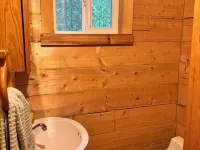 Rustic and cozy cabin with all new amenities near beautiful Hatcher’s Pass Hotels in Fishhook