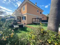 Townhouse with communal pool and jacuzzi, located a few meters from the beach. Hotels near Cala Varques