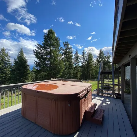 Captivating Flathead Lake Views 6 bd 3.5 bath