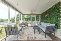 Bell House - Contemporary Comfort Near Wards Road with a Luxurious Hot Tub.